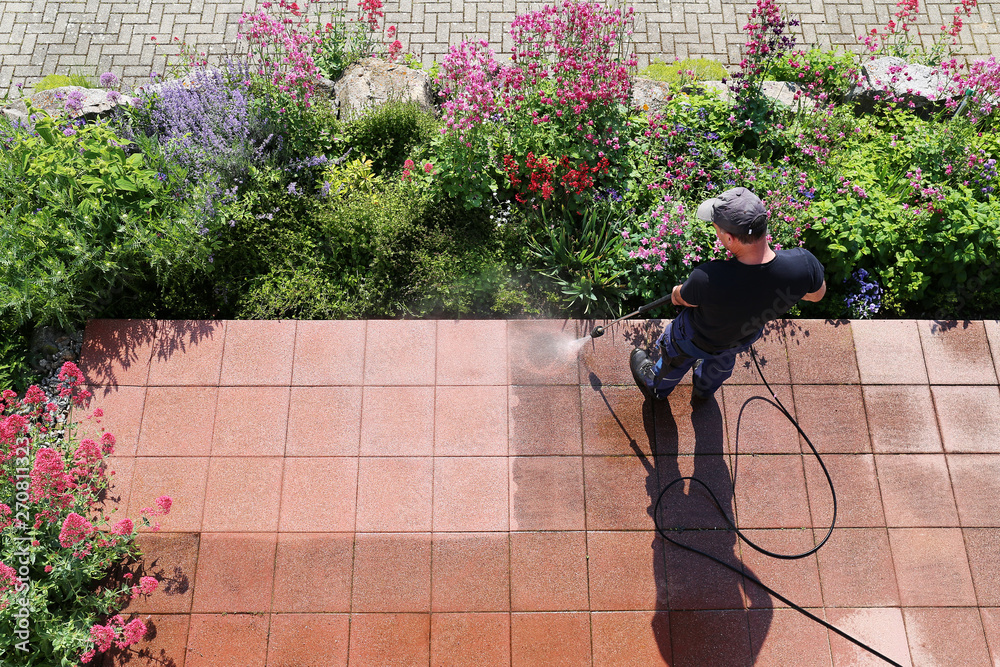 SUMMER Immobilienservice - Terrassenreinigung Kirchlengern